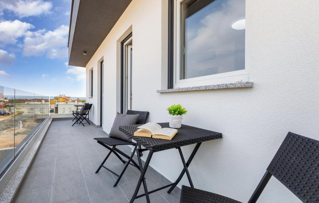 Villa Nikolina - Luxury Villa With 5 Bedrooms And Swimming Pool Vodnjan Exteriör bild